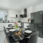 Beautiful House With Balcony, Ideal For Families By Renters Πόζναν