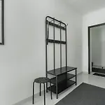 Beautiful House With Balcony, Ideal For Families By Renters Σπίτι διακοπών Πόζναν
