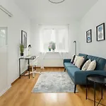 Beautiful House With Balcony, Ideal For Families By Renters Πόζναν