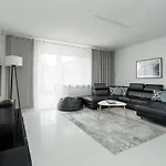 Σπίτι διακοπών Beautiful House With Balcony, Ideal For Families By Renters