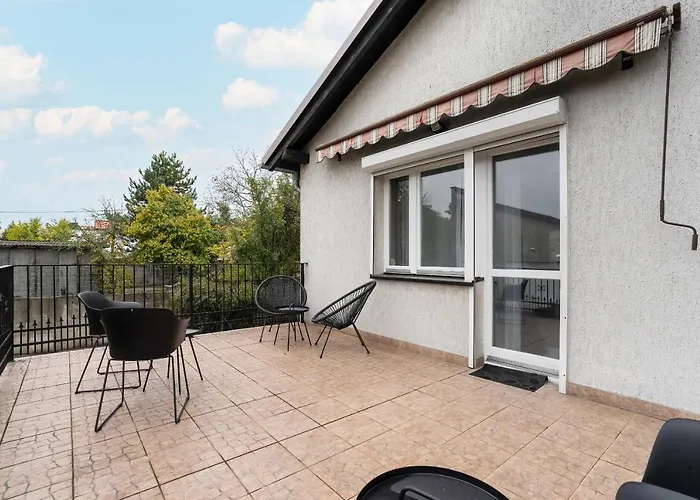 Dom wakacyjny Beautiful House With Balcony, Ideal For Families By Renters Poznań