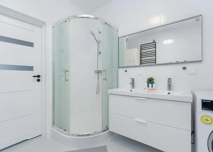 Beautiful House With Balcony, Ideal For Families By Renters * Poznań