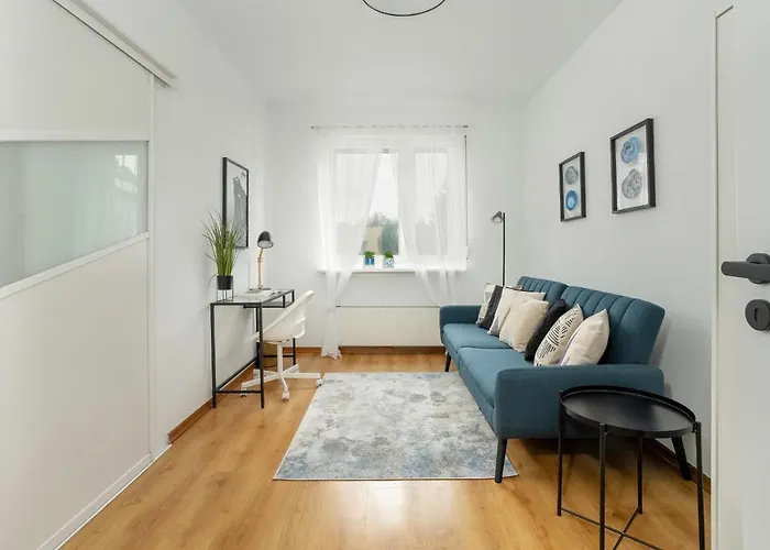 Beautiful House With Balcony, Ideal For Families By Renters Poznań